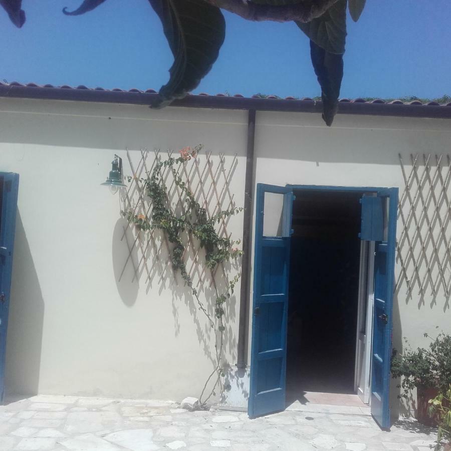 Il Cortile Della Monaca Bed & Breakfast Brindisi Dış mekan fotoğraf